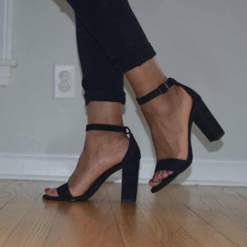 Women's Pelle Moda Black Ankle Strap Sandal Size 9